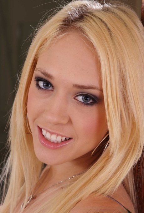 Kagney Linn Karter actrice exclusive photo