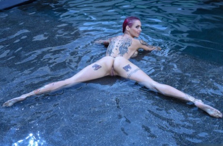 Anna Bell Peaks étoile nue img